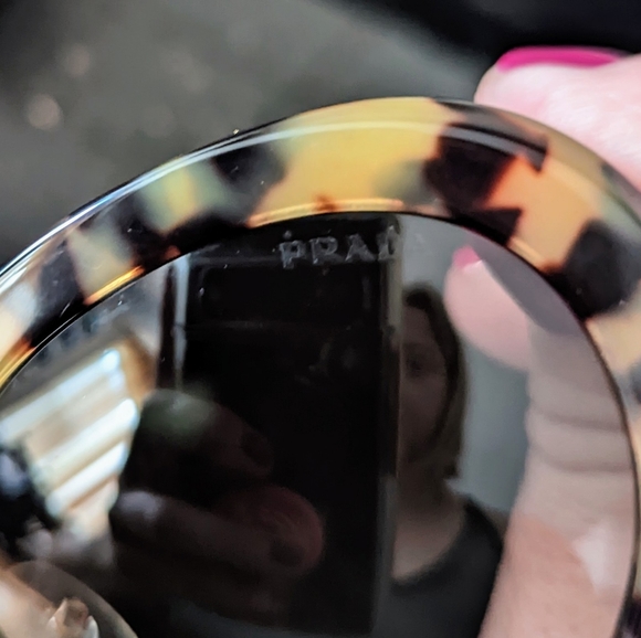 Prada Sunnies ☀️ SPR 16Q. EUC. - Picture 7 of 9